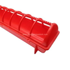 Пластиковая кормушка для птицы