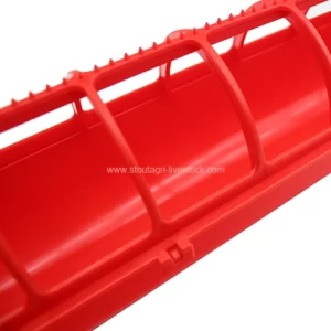 Пластиковая кормушка для птицы