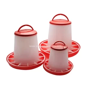 مغذيات الدواجن البلاستيكية