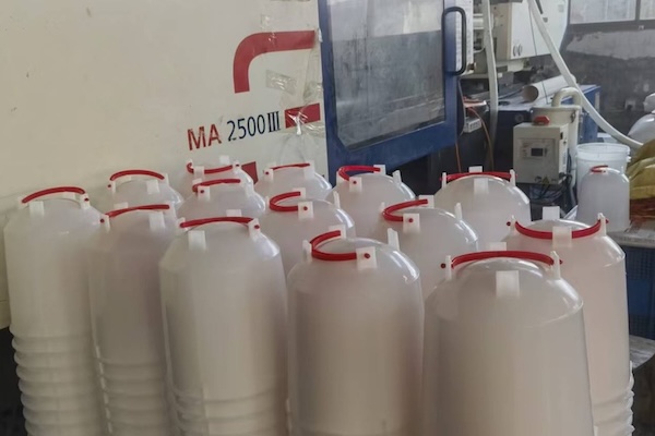 Contenedor StotuAgri 40HQ de equipo de alimentación para aves de corral listo para su entrega