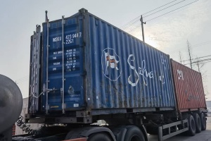 أول شحنة من معدات تربية الدواجن البلاستيكية في 2026